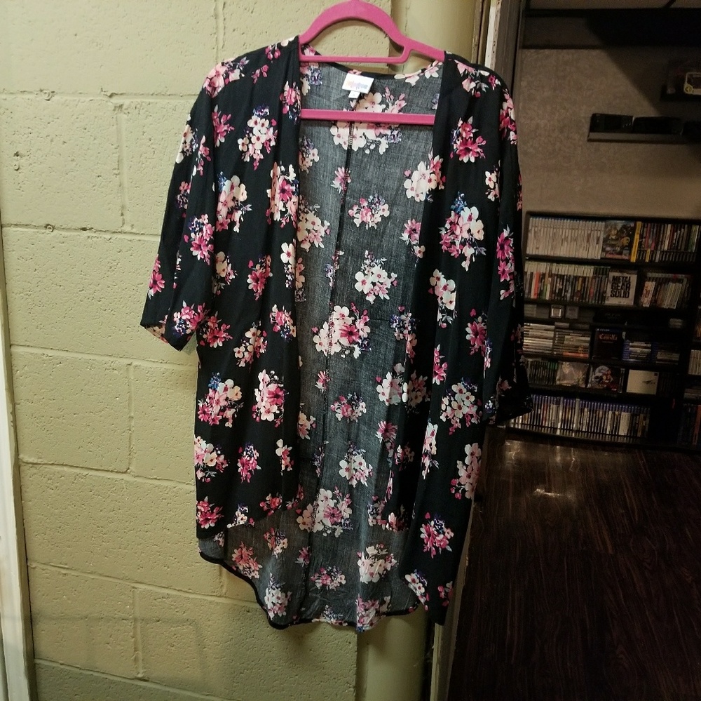 Lularoe small black floral Lindsay major unicorn!
